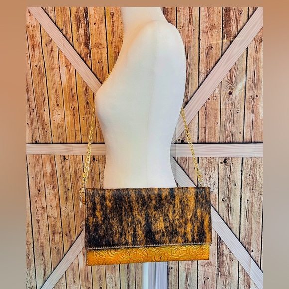 Elegant Brown and Gold Clutch / Hand-tooled / Cowhide 🐄 (B) - Picture 9 of 9